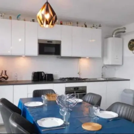 Superbe T3 Lumineux Avec Parking, Proche Centre Et Plage, 15 A 20 Min A Pied Apartmán