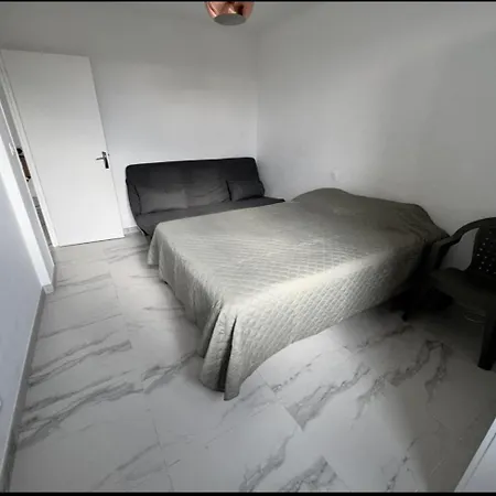 Daire Superbe T3 Lumineux Avec Parking, Proche Centre Et Plage, 15 A 20 Min A Pied Saint-Raphaël
