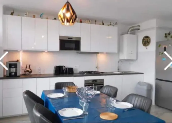 Superbe T3 Lumineux Avec Parking, Proche Centre Et Plage, 15 A 20 Min A Pied Daire