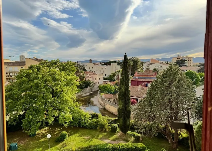 Daire Superbe T3 Lumineux Avec Parking, Proche Centre Et Plage, 15 A 20 Min A Pied